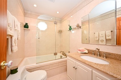 Just Arrived! Detached 4-bedroom, 2-bath Cape in a prime - photo 12