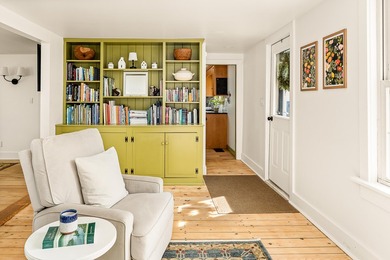 Welcome to The Farmhouse on Crawford, a beautifully renovated - photo 14