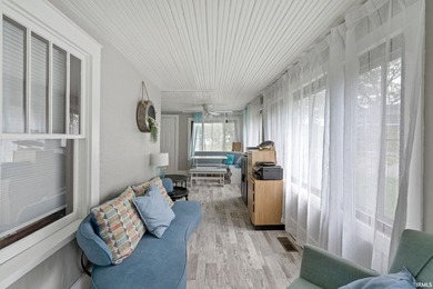 Enjoy lake living with this well-maintained 3-bedroom - photo 24