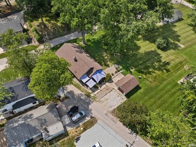 Enjoy lake living with this well-maintained 3-bedroom - photo 28