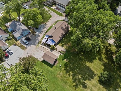 Enjoy lake living with this well-maintained 3-bedroom - photo 29