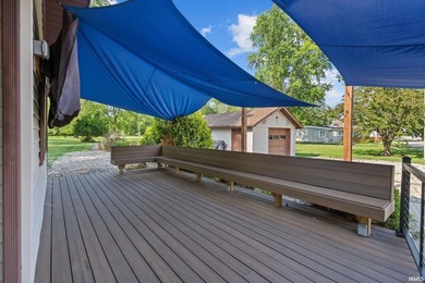 Enjoy lake living with this well-maintained 3-bedroom - photo 32
