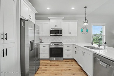 Welcome to your private waterfront escape in one of Bay St - photo 12