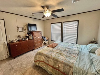Welcome to a charming East Texas retreat offering easy living in - photo 16