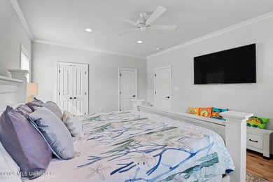 Welcome to your private waterfront escape in one of Bay St - photo 17