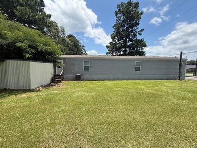 Built in 2024, this like-new 3-bedroom, 2-bath single-wide home - photo 22