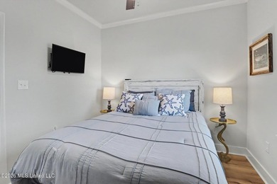 Welcome to your private waterfront escape in one of Bay St - photo 27