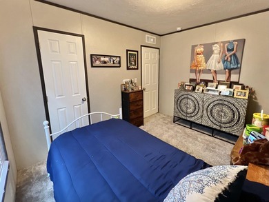 Welcome to a charming East Texas retreat offering easy living in - photo 29