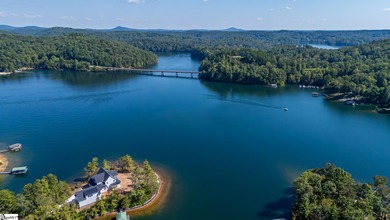 Lake Keowee Lot For Sale in Salem South Carolina