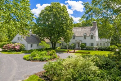 A Luxury Residence inspired by Nature: Sited on 16.1 private - photo 1