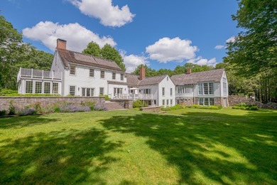 A Luxury Residence inspired by Nature: Sited on 16.1 private - photo 2