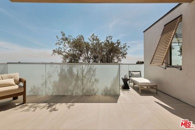 Set within the prestigious Dover Shores enclave and directly - photo 15