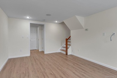 Move right into this beautifully updated split-level home - photo 16