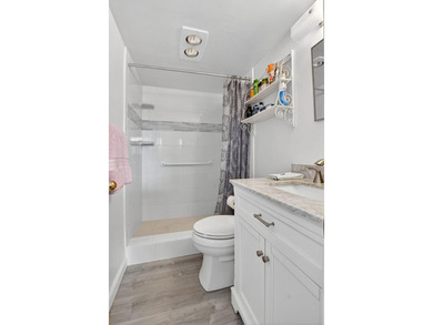 Welcome Home!! This is a beautiful 2 bedrooms and 2 bathrooms - photo 17