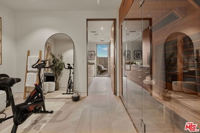 Set within the prestigious Dover Shores enclave and directly - photo 19