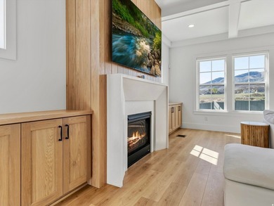 SELLER is OFFERING $8,000 toward CLOSING COSTS when you use our - photo 9