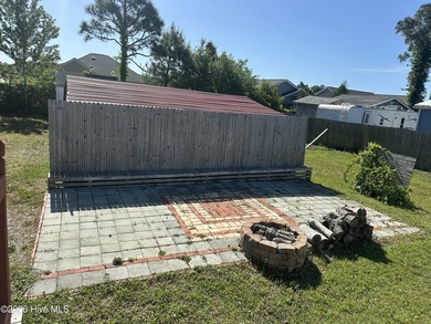 If you are looking for a spacious home, on a spacious lot - photo 8