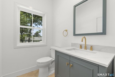 Experience exceptional contemporary design and detail in this - photo 16