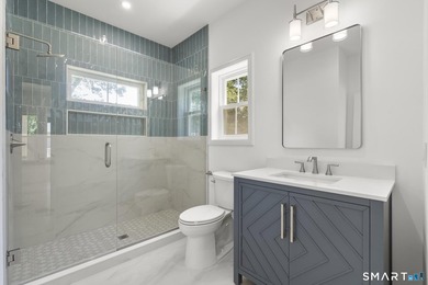 Experience exceptional contemporary design and detail in this - photo 18