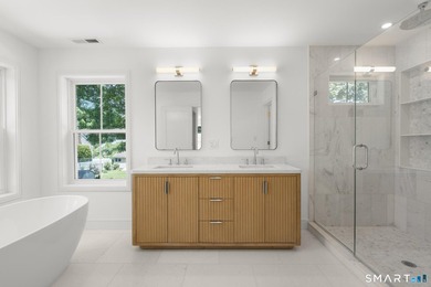 Experience exceptional contemporary design and detail in this - photo 21