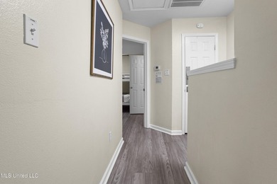 Turnkey  Townhouse | Gated Community | Walk to Beach Fully - photo 27