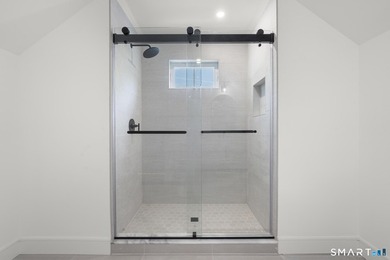 Experience exceptional contemporary design and detail in this - photo 31