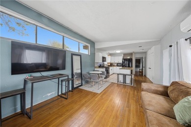 Built in 1955 with originality still intact, this 3 bedroom 1.5 - photo 2