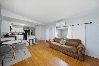 Built in 1955 with originality still intact, this 3 bedroom 1.5 - photo 3