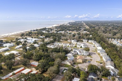 Turnkey  Townhouse | Gated Community | Walk to Beach Fully - photo 47