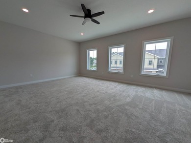 THIS BEAUTIFUL CONDO IS MOVE IN READY! Each thoughtfully - photo 14