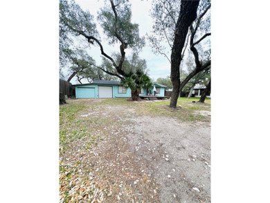 ROOM FOR EVERYTHING! This charming 2-bedroom, 1-bath home sits - photo 2