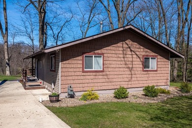 This beautiful, nearly 3,000 square foot cottage-style lakefront - photo 5