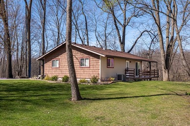 This beautiful, nearly 3,000 square foot cottage-style lakefront - photo 6