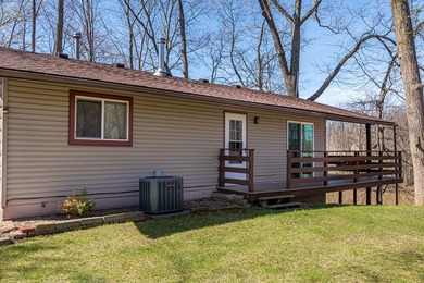This beautiful, nearly 3,000 square foot cottage-style lakefront - photo 7