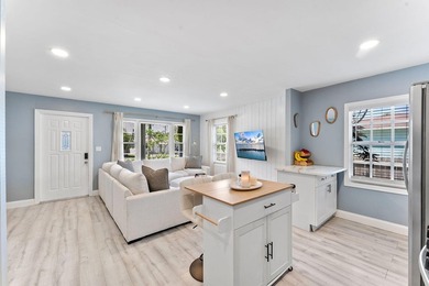 Beautifully renovated 2-bedroom, 2-bath home with a flex room in - photo 12