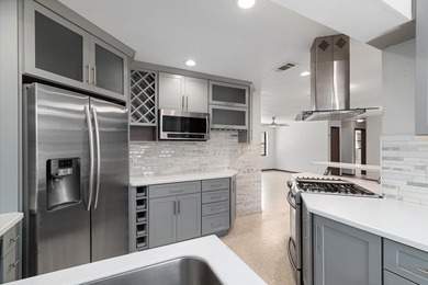 BEING SOLD AS-IS Welcome to this beautifully 3-bedroom, 2-bath - photo 13