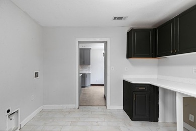 BEING SOLD AS-IS Welcome to this beautifully 3-bedroom, 2-bath - photo 16