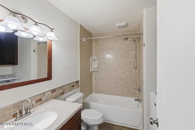 This Condo has it all! The Seller spared no expense when - photo 17