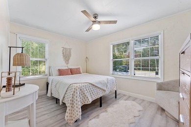 Beautifully renovated 2-bedroom, 2-bath home with a flex room in - photo 19