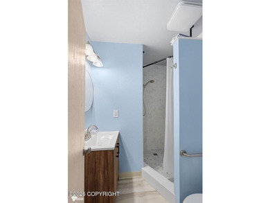 This Condo has it all! The Seller spared no expense when - photo 21