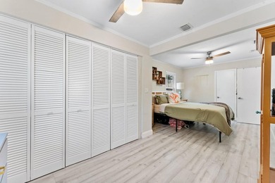 Beautifully renovated 2-bedroom, 2-bath home with a flex room in - photo 24