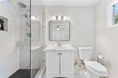 Beautifully renovated 2-bedroom, 2-bath home with a flex room in - photo 25