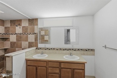 This Condo has it all! The Seller spared no expense when - photo 36