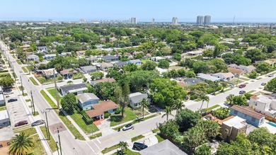Beautifully renovated 2-bedroom, 2-bath home with a flex room in - photo 37
