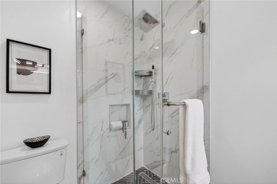 Summer Special! Welcome to this beautifully upgraded turnkey - photo 38