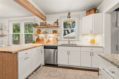 Welcome to this fully renovated bungalow with an expansive - photo 12