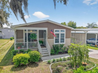 Lake Eustis Home For Sale in Grand Island Florida