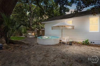 Welcome to this fully renovated bungalow with an expansive - photo 44