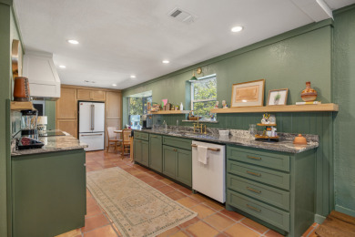 Lakefront Retreat - photo 4