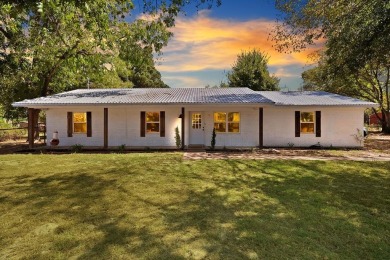 (private lake, pond, creek) Home For Sale in Sulphur Springs Texas